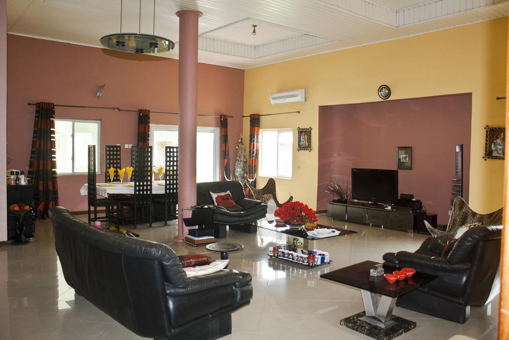 Quest Lodge Spintex Buitenkant foto